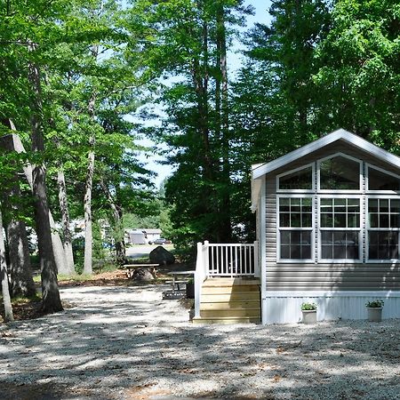Tuxbury Pond Camping Resort Cottage South Hampton Exterior photo