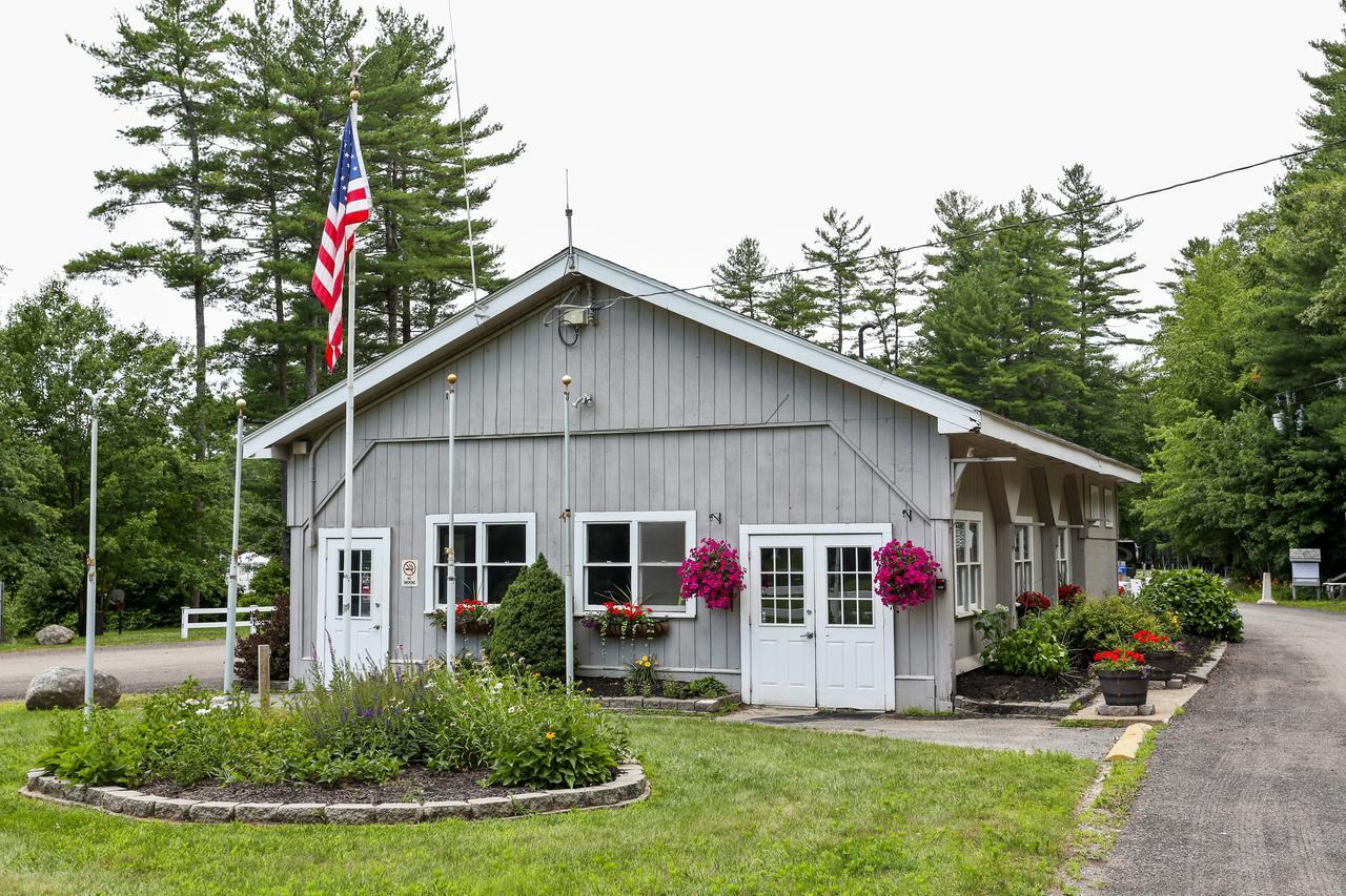 Tuxbury Pond Camping Resort Cottage South Hampton Exterior photo